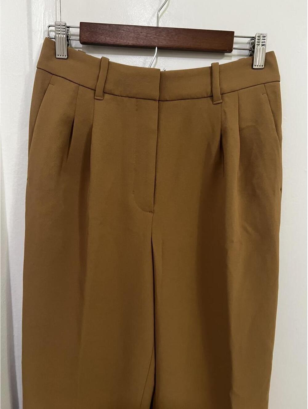 Aritzia The Effortless Pant - Crepette | Brown | Size 6 Short / High Rise - Picture 3 of 7